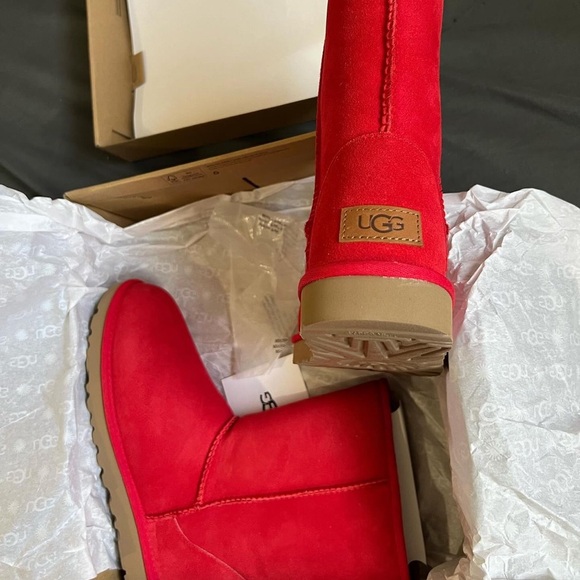 UGG CLASSIC BOOTS Size: 9 W 10/10 $170
IG: @SoleWorldWideHype - Picture 5 of 5
